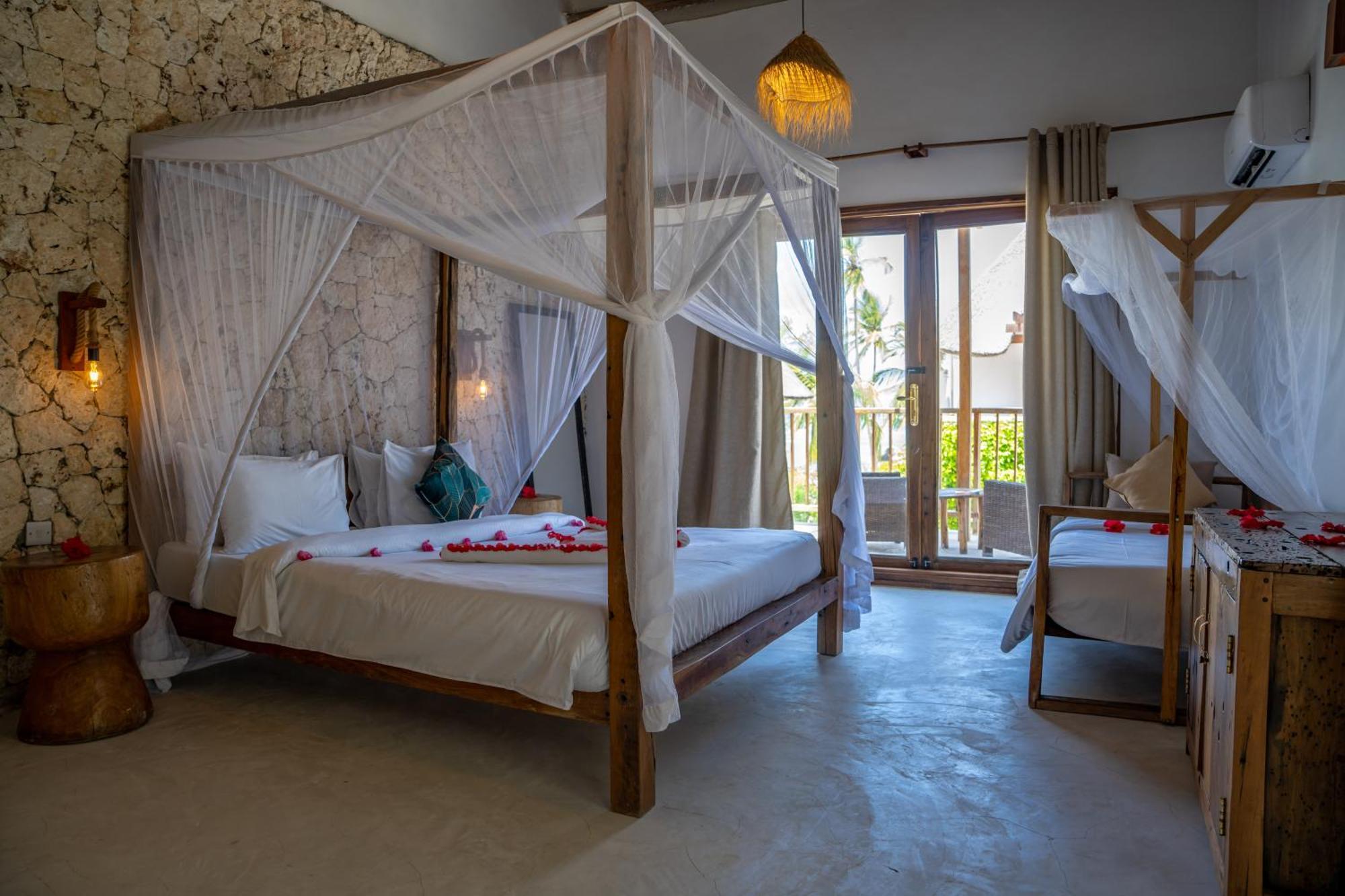 Natural Park Villa Resort Пингу Экстерьер фото